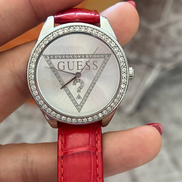 VINTAGE GUESS RED WATCH - Picture 2 of 2